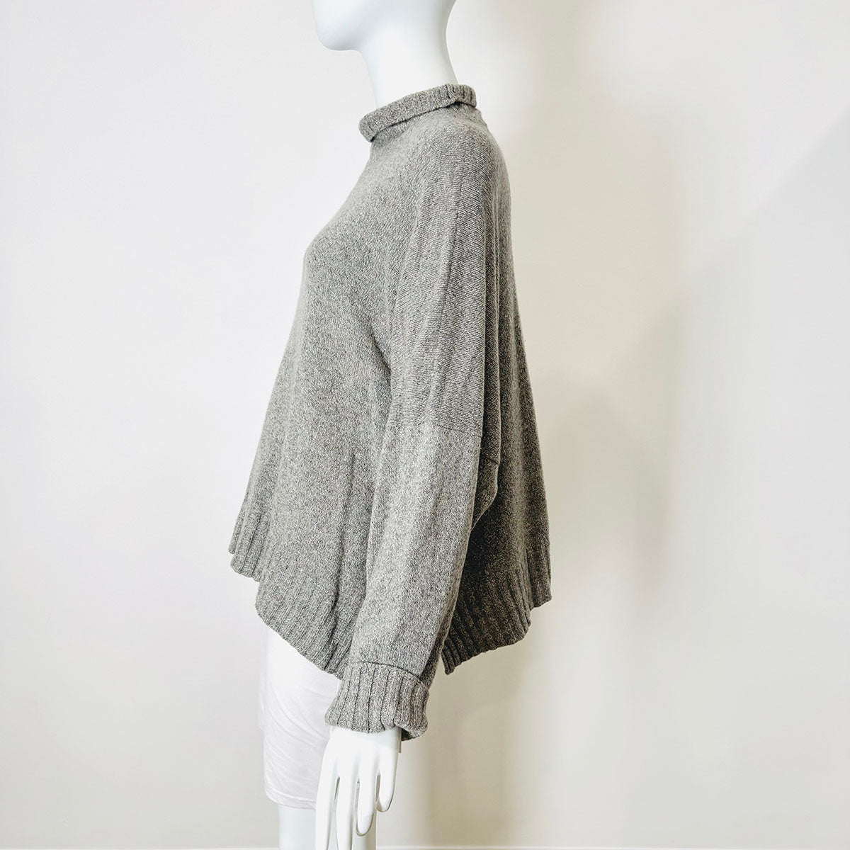 Eskandal Sweater