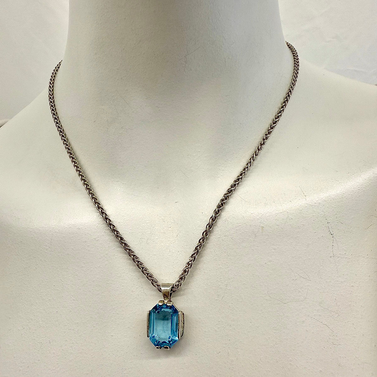 18" Sterling Silver Pendant Necklace with Topaz
