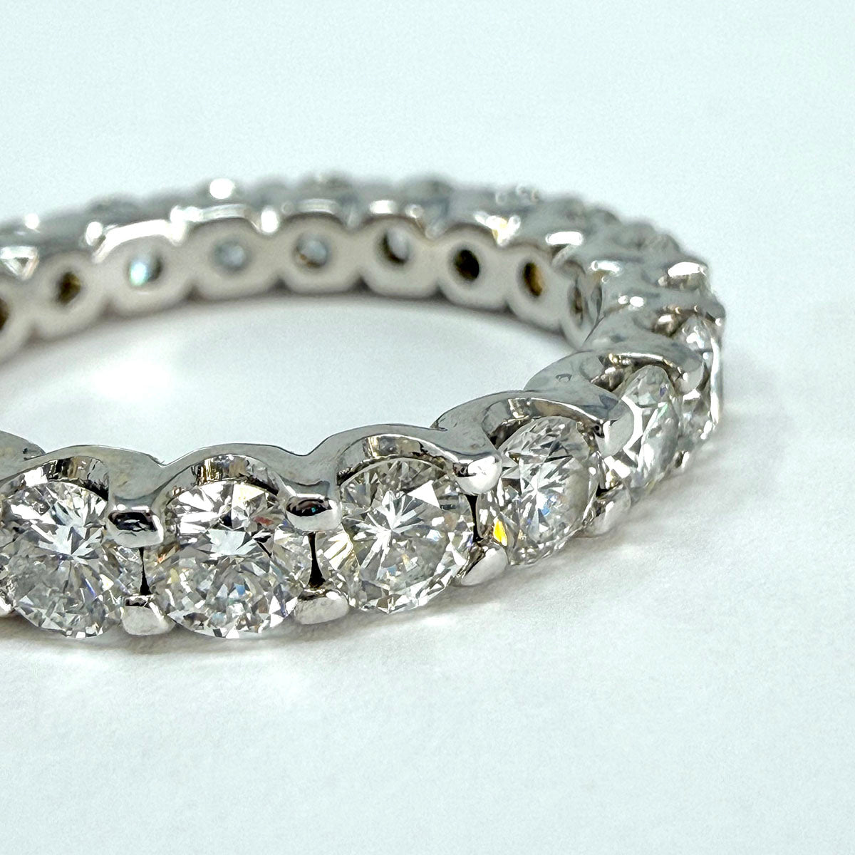 18K White Gold Diamond Eternity Ring