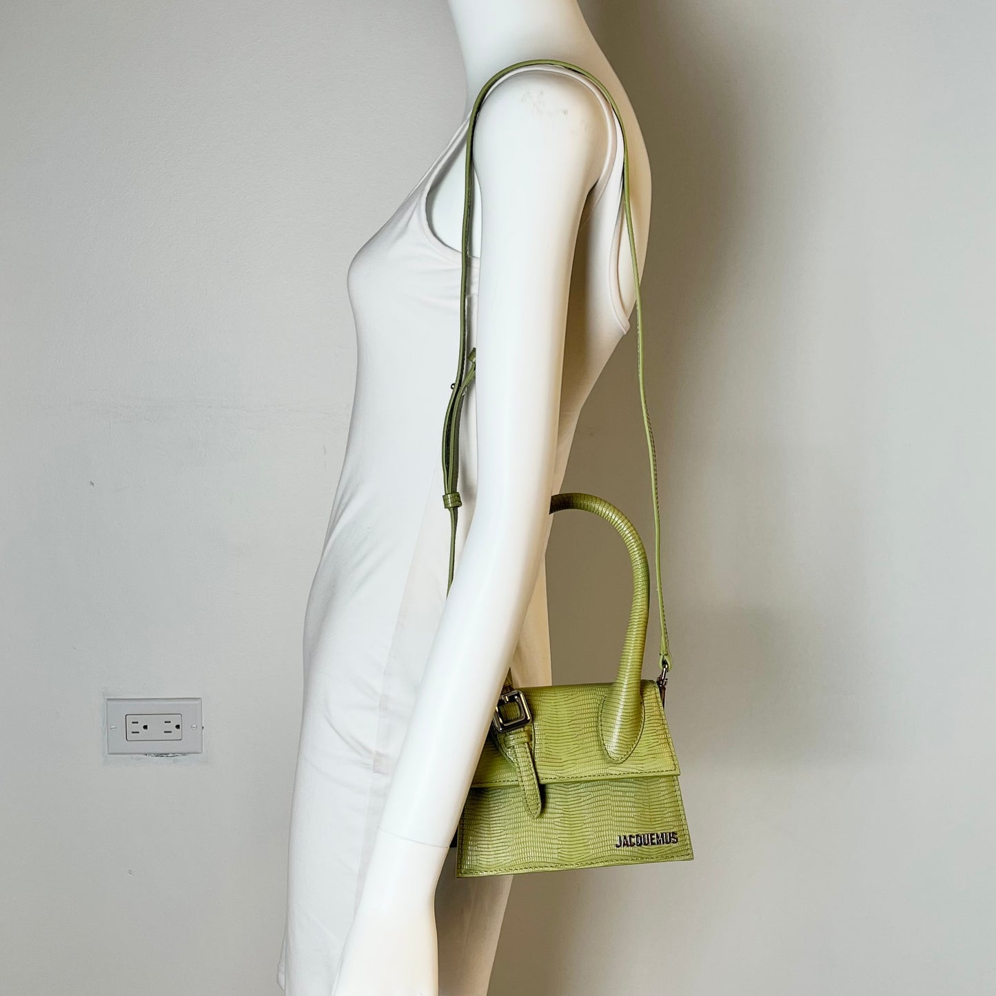 New Jacquemus Chiquito M Crossbody with Detachable Shoulder Strap (includes Dust