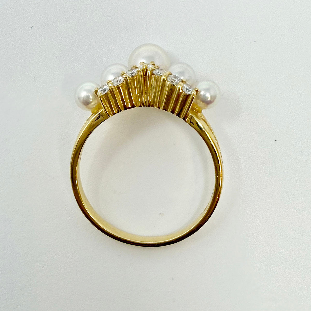 18K Gold Ring with Diamond and Pearl