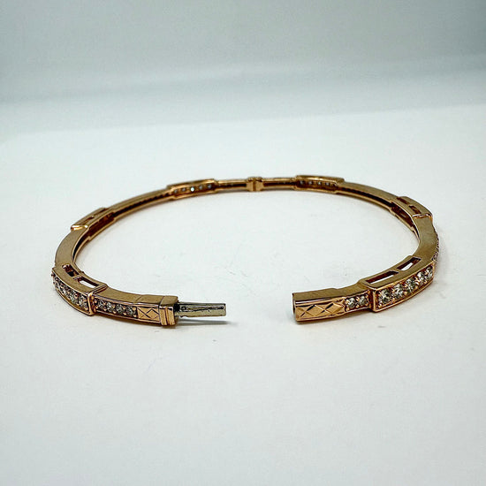 18K Rose Gold Hinged Bracelet with Diamond