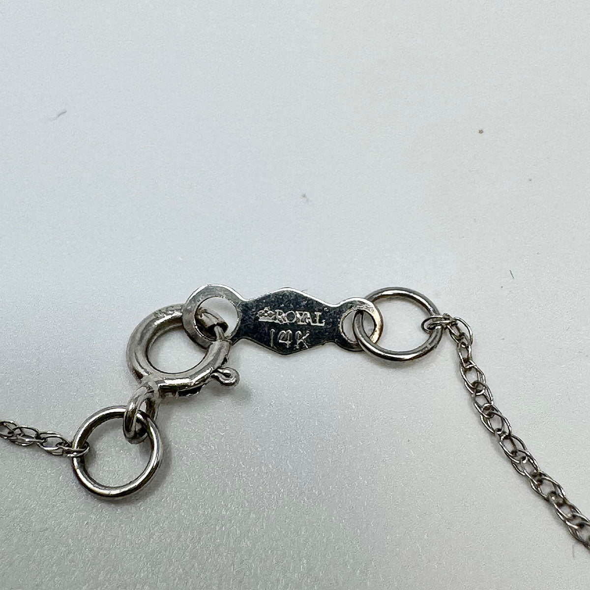 Vintage 14K White Gold  18" Necklace with Diamond Pendant