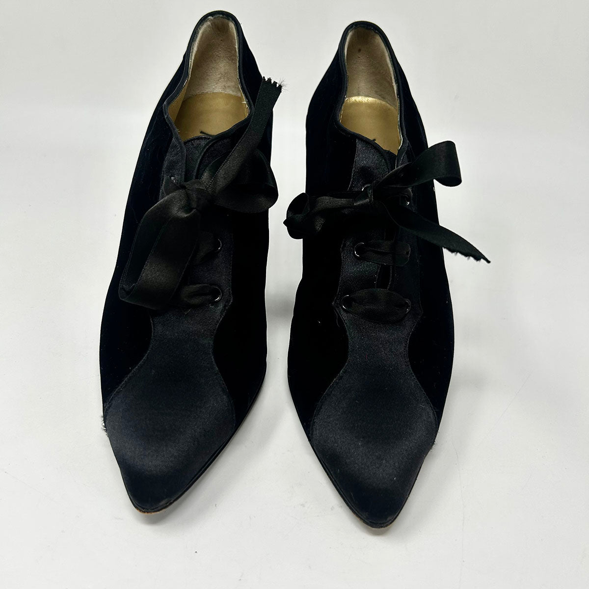 Yves Saint Laurent Pumps