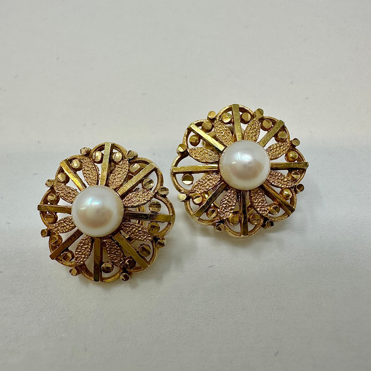 14K Gold Vintage Clip-on Earrings with Pearl