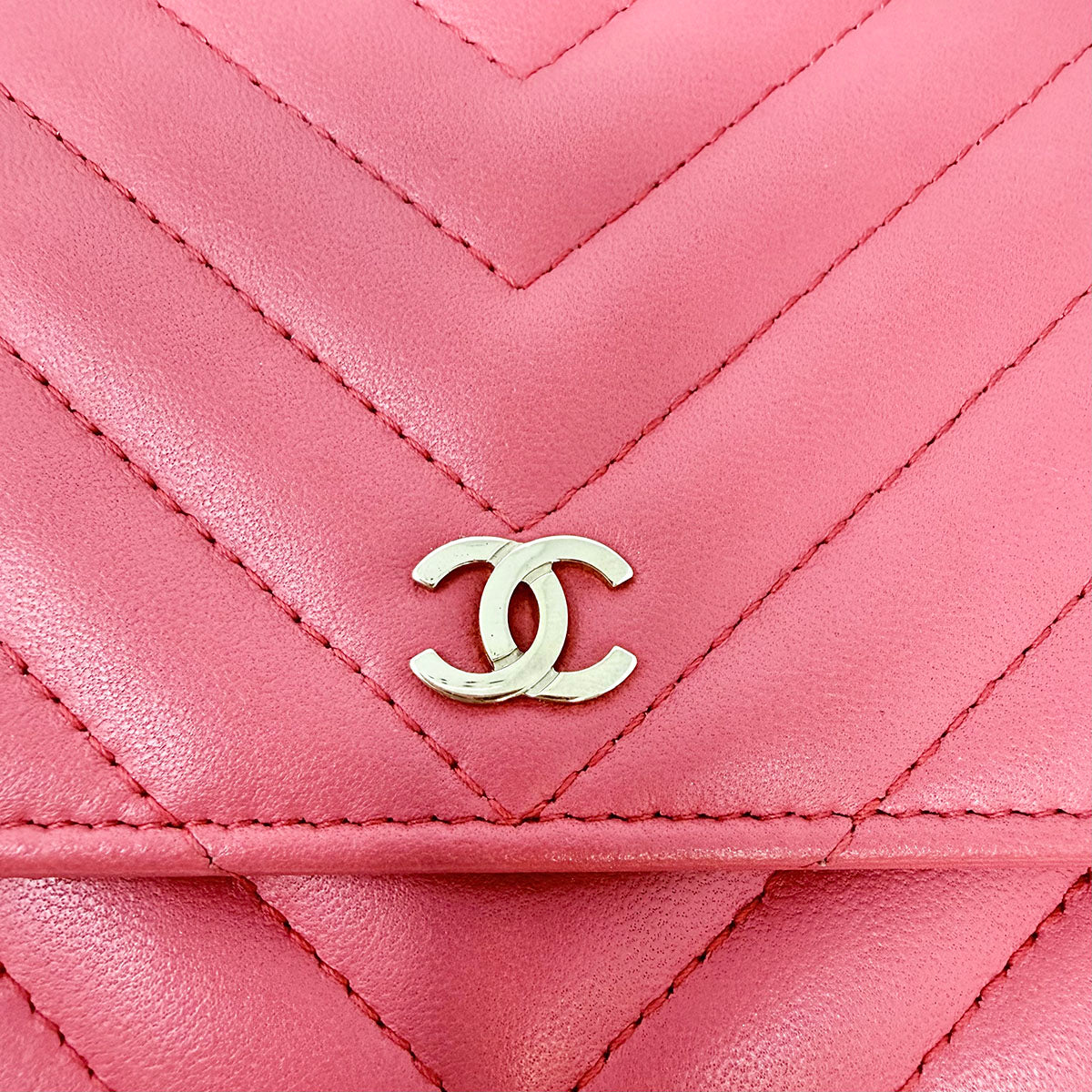 Chanel Wallet on the Chain