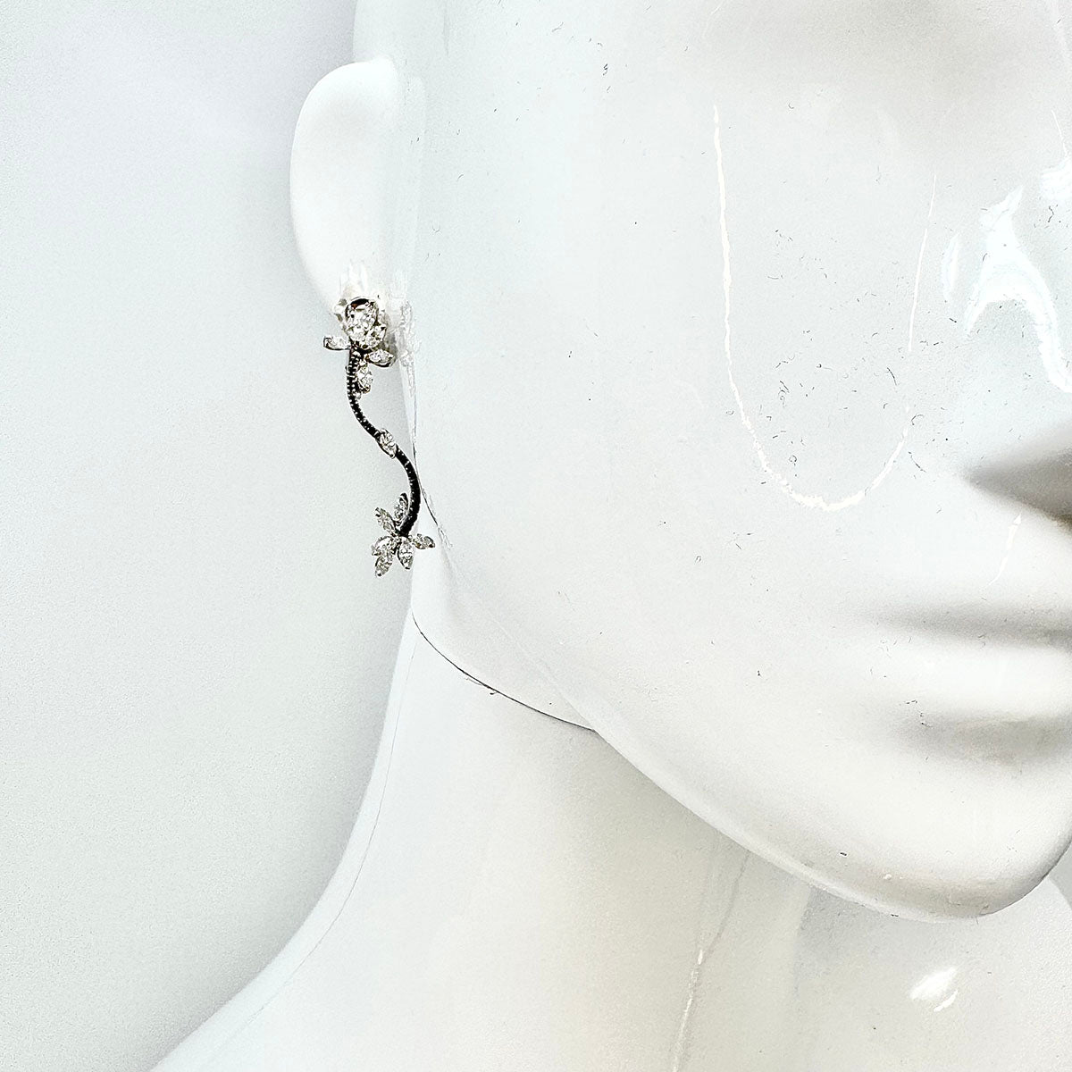 18K White Gold Curvy Black and Clear Diamond Clip-on Earrings