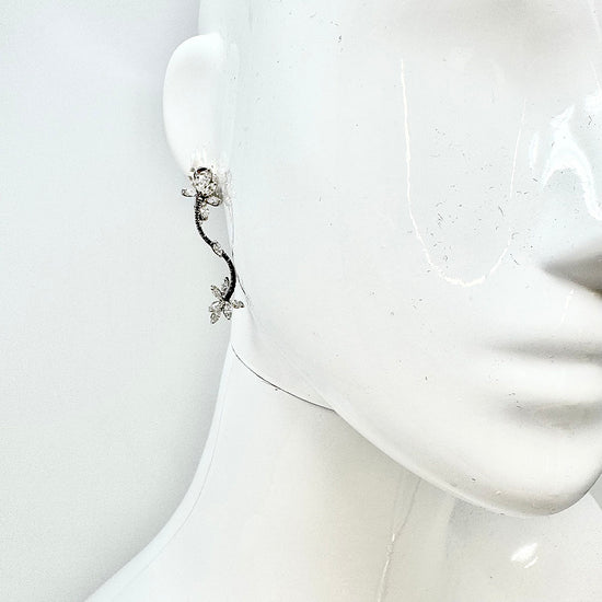 18K White Gold Curvy Black and Clear Diamond Clip-on Earrings