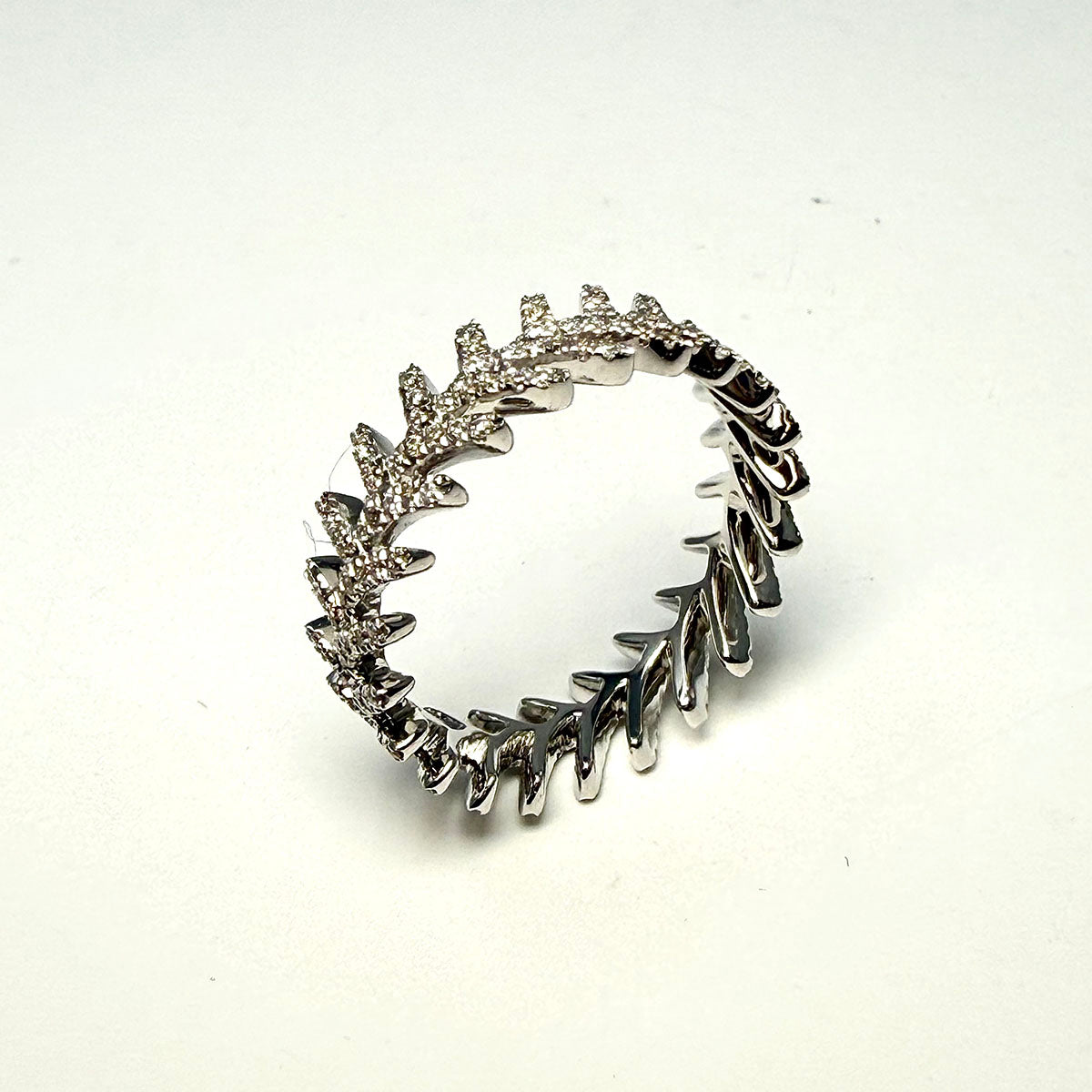 18K White Gold Diamond Band