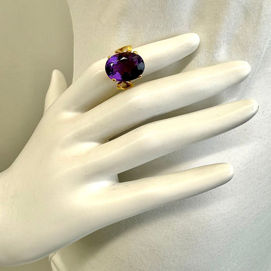 18K Gold Ring with Amethyst