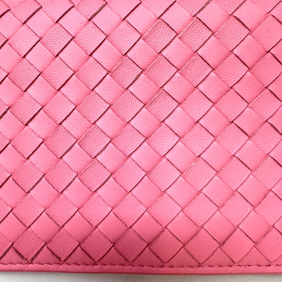 Bottega Veneta Intrecciato Wallet on the Chain