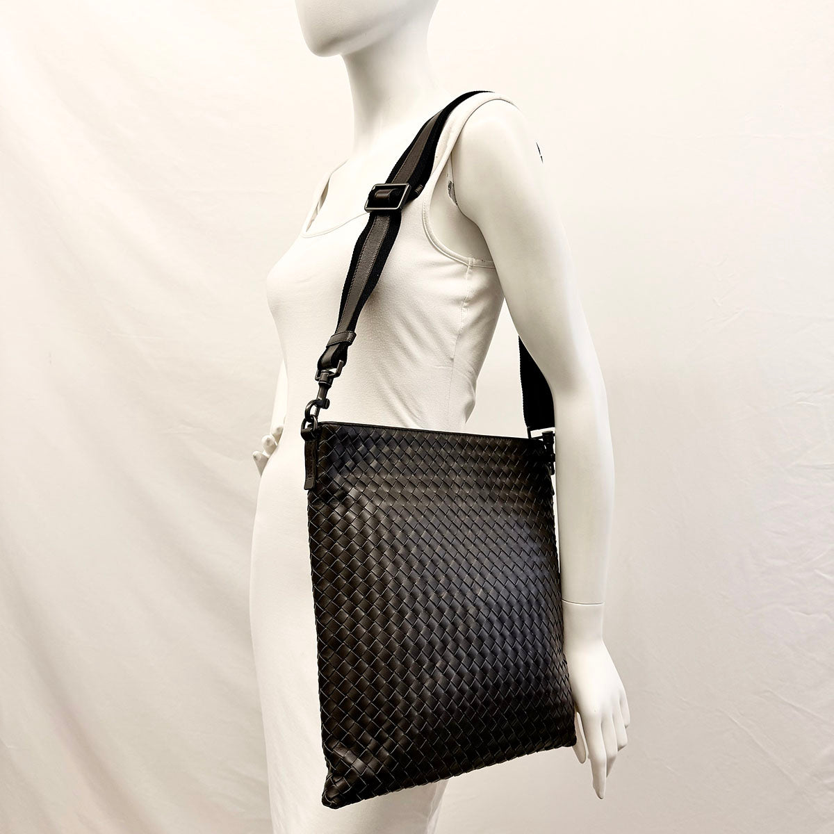 Bottega Veneta Intrecciato Flat Messenger Bag