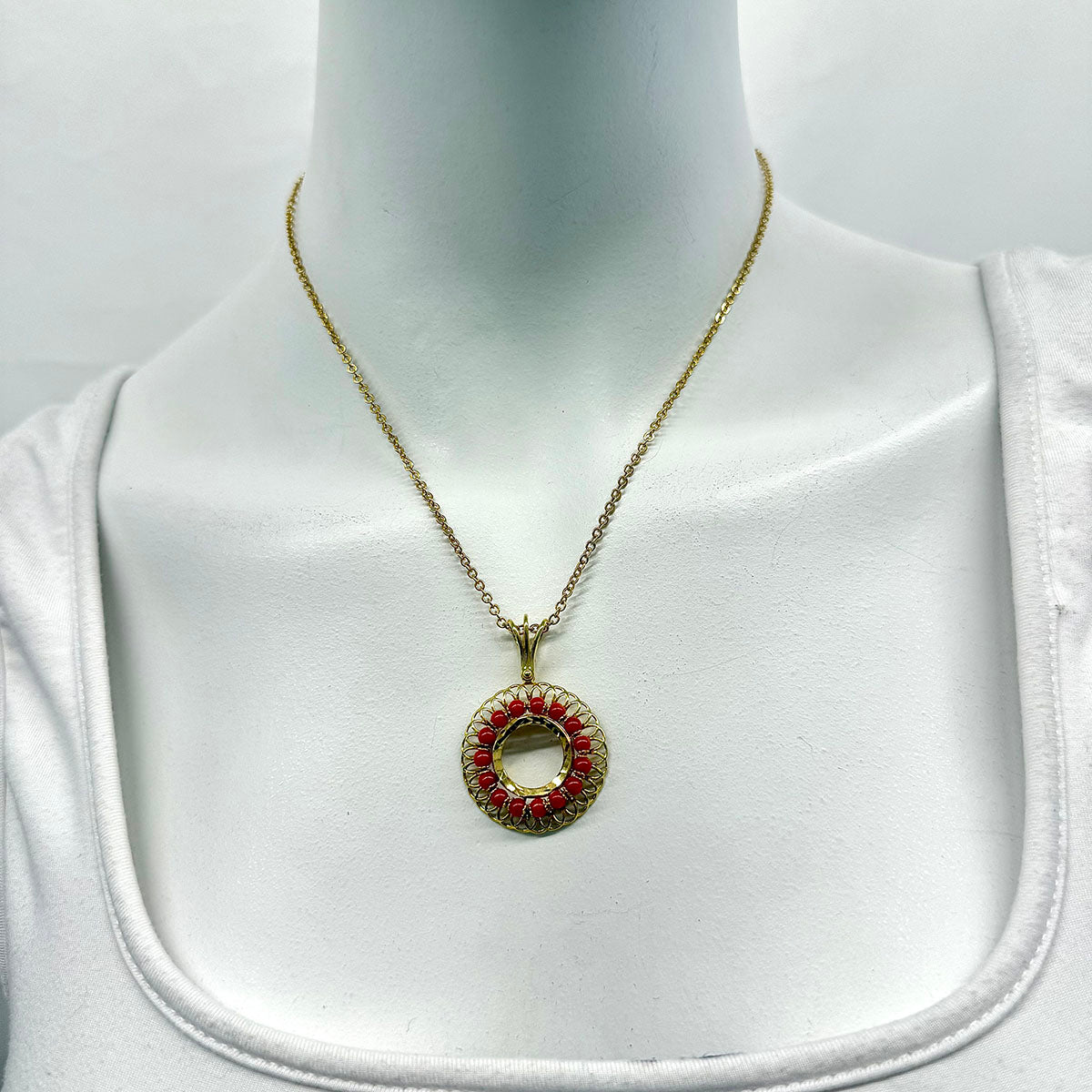 18K Gold Pendant Necklace with Coral