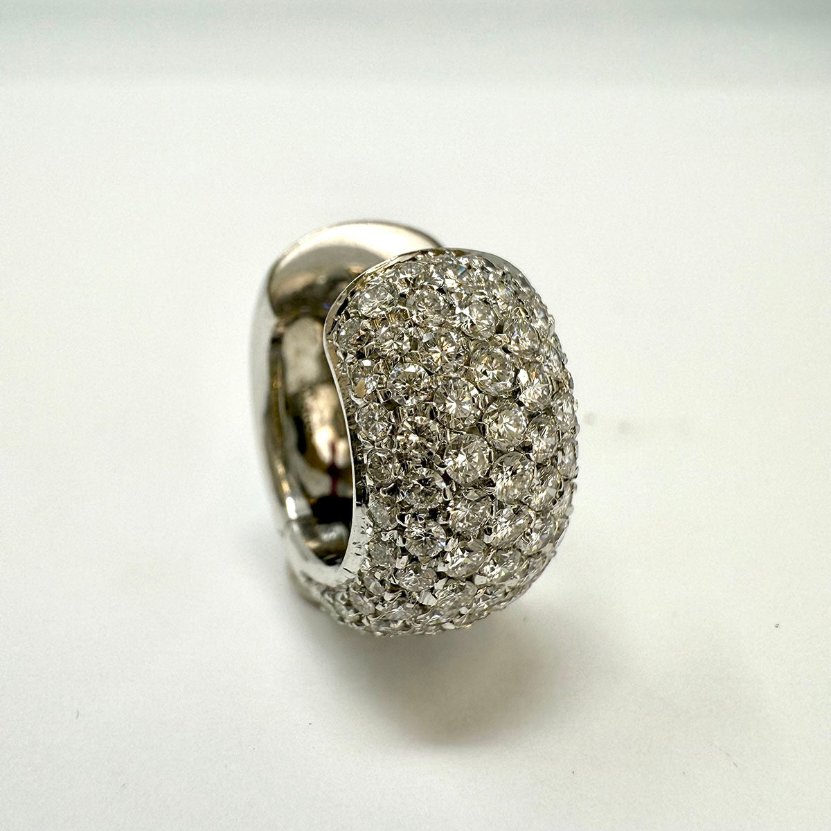 Leo Pizzo 18K White Gold Huggie Earrings with Diamonds