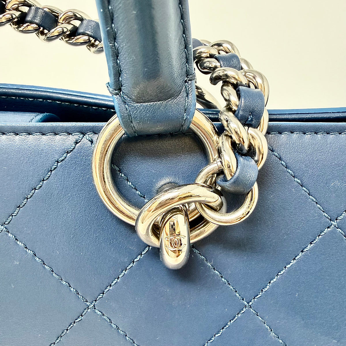 Chanel Paris - Cuba Ring my Bag Tote