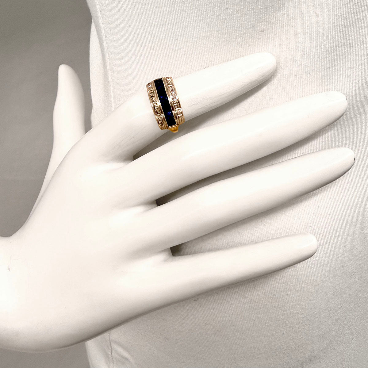 Vintage 14K Gold Ring with Sapphire and Diamonds