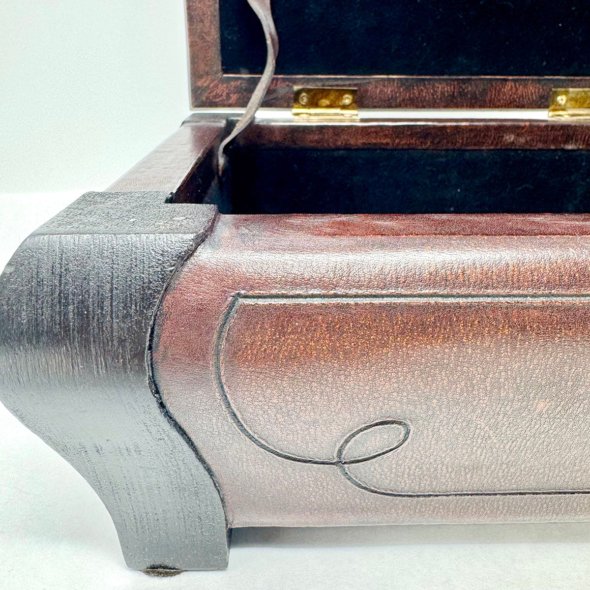 Keepsake Box with Hinged Lid