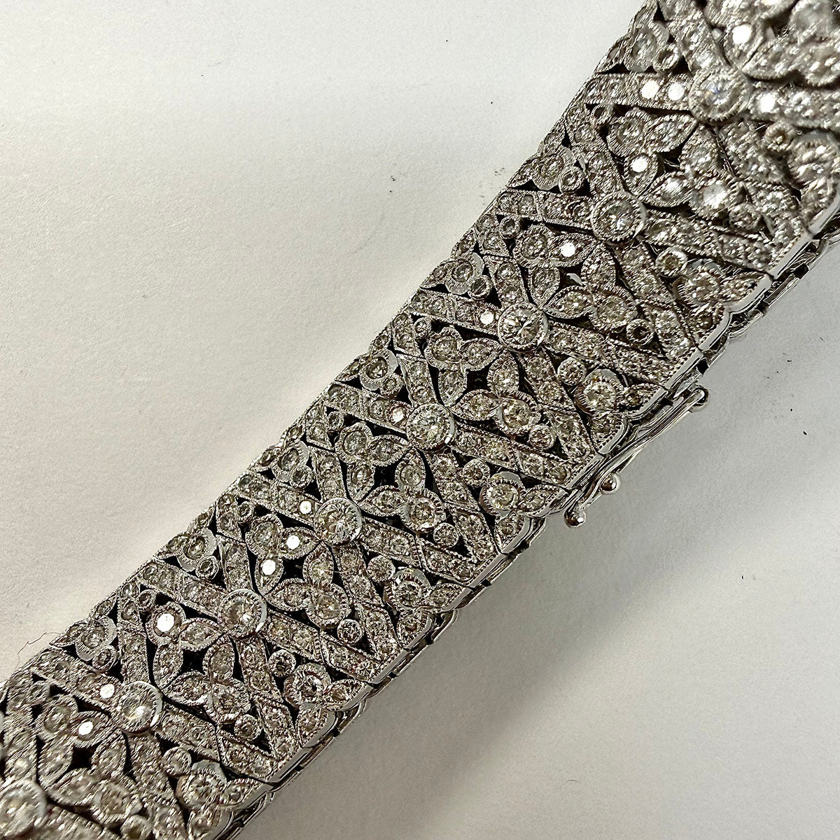 18K White Gold Bracelet  with Diamonds