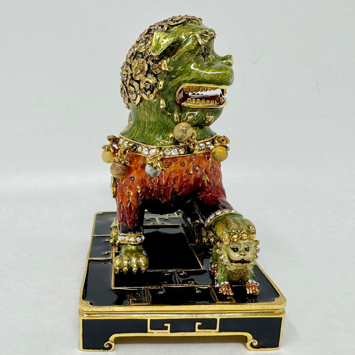 Foo Dog with Cub