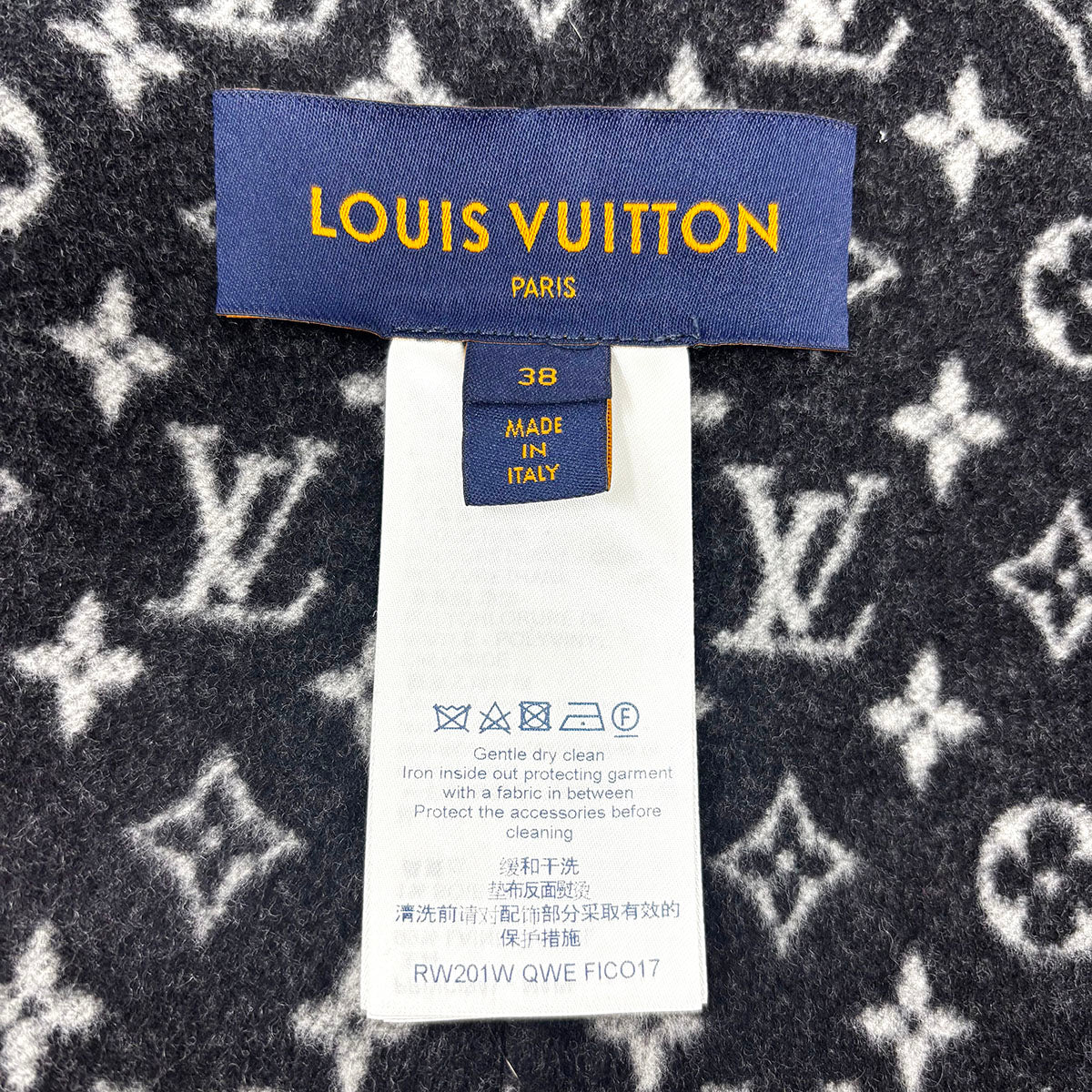 Louis Vuitton Cape
