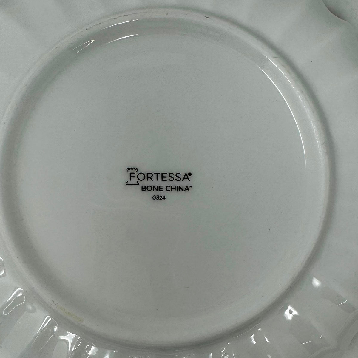 16 Pcs: 4 4Pc Place Settings Blyss China