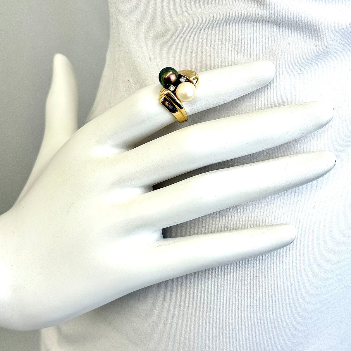 14K Gold Ring with Dark and White Pearl and 2 Diamonds