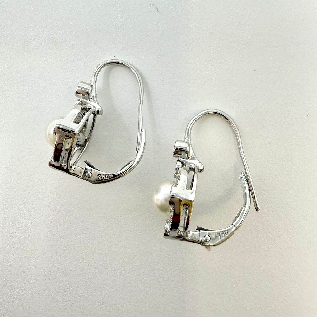 18K White Gold Diamond and Pearl Earrings