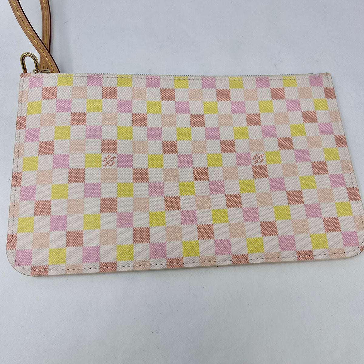 Louis Vuitton Damierlicious Neverfull Pochette