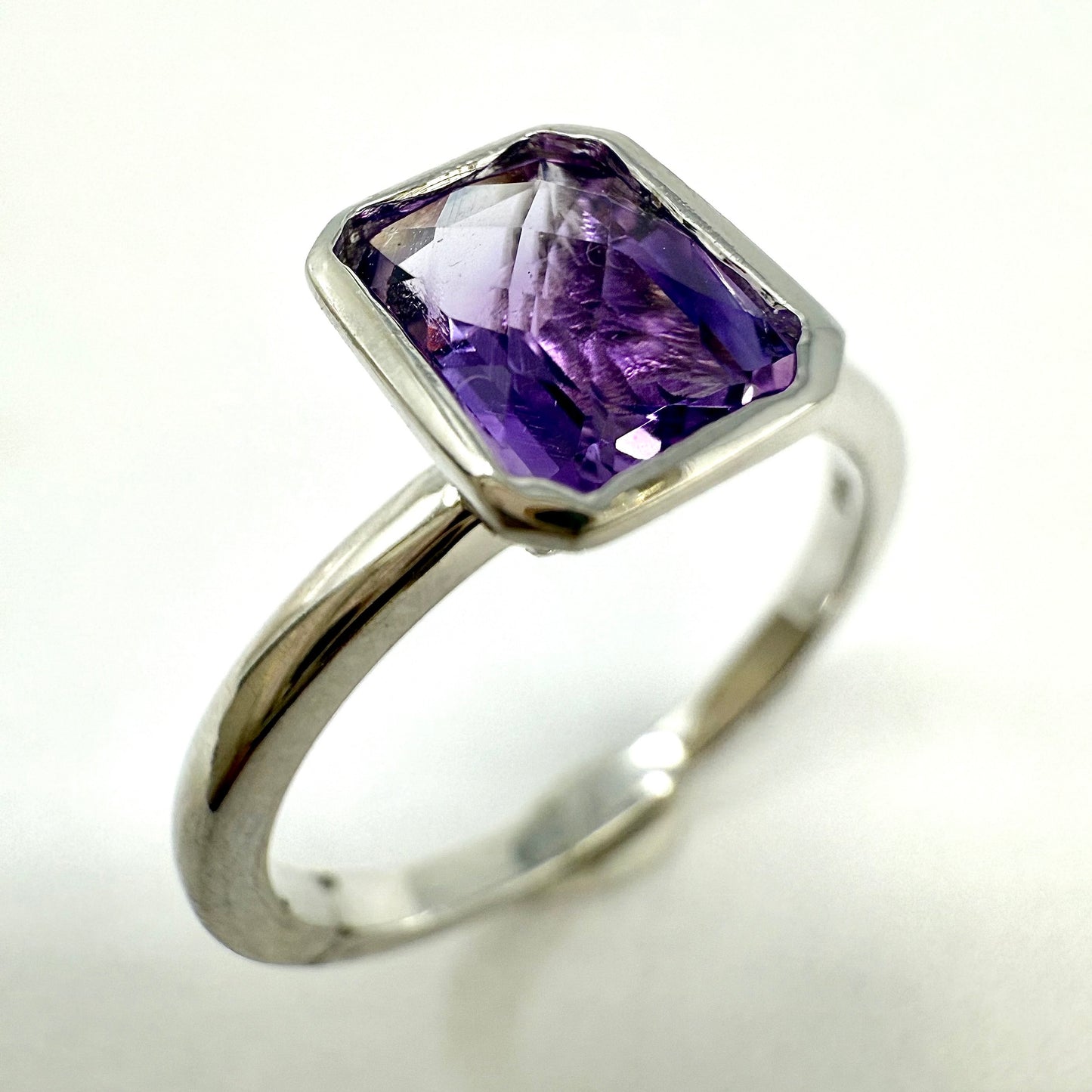 14K White Gold  Ring with Amethyst