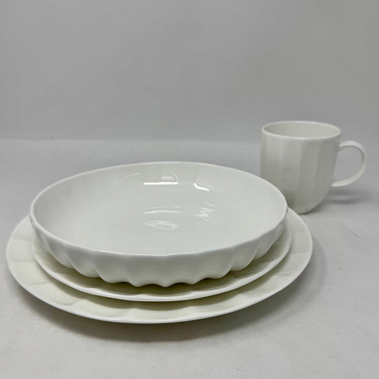 16 Pcs: 4 4Pc Place Settings Blyss China
