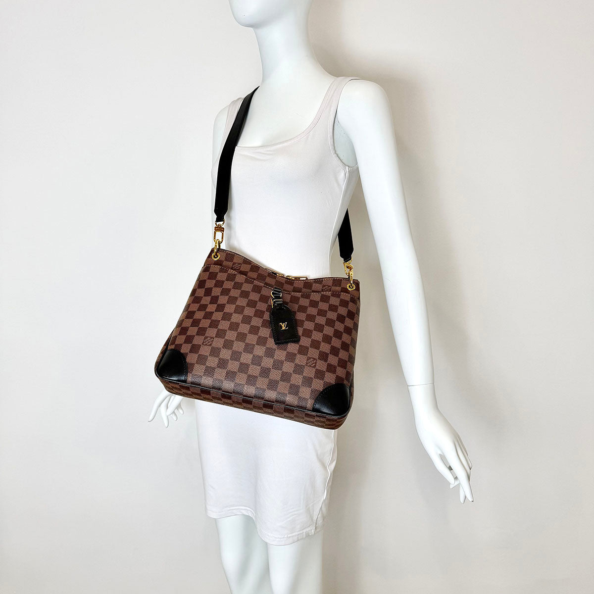 Louis Vuitton Messenger Bag