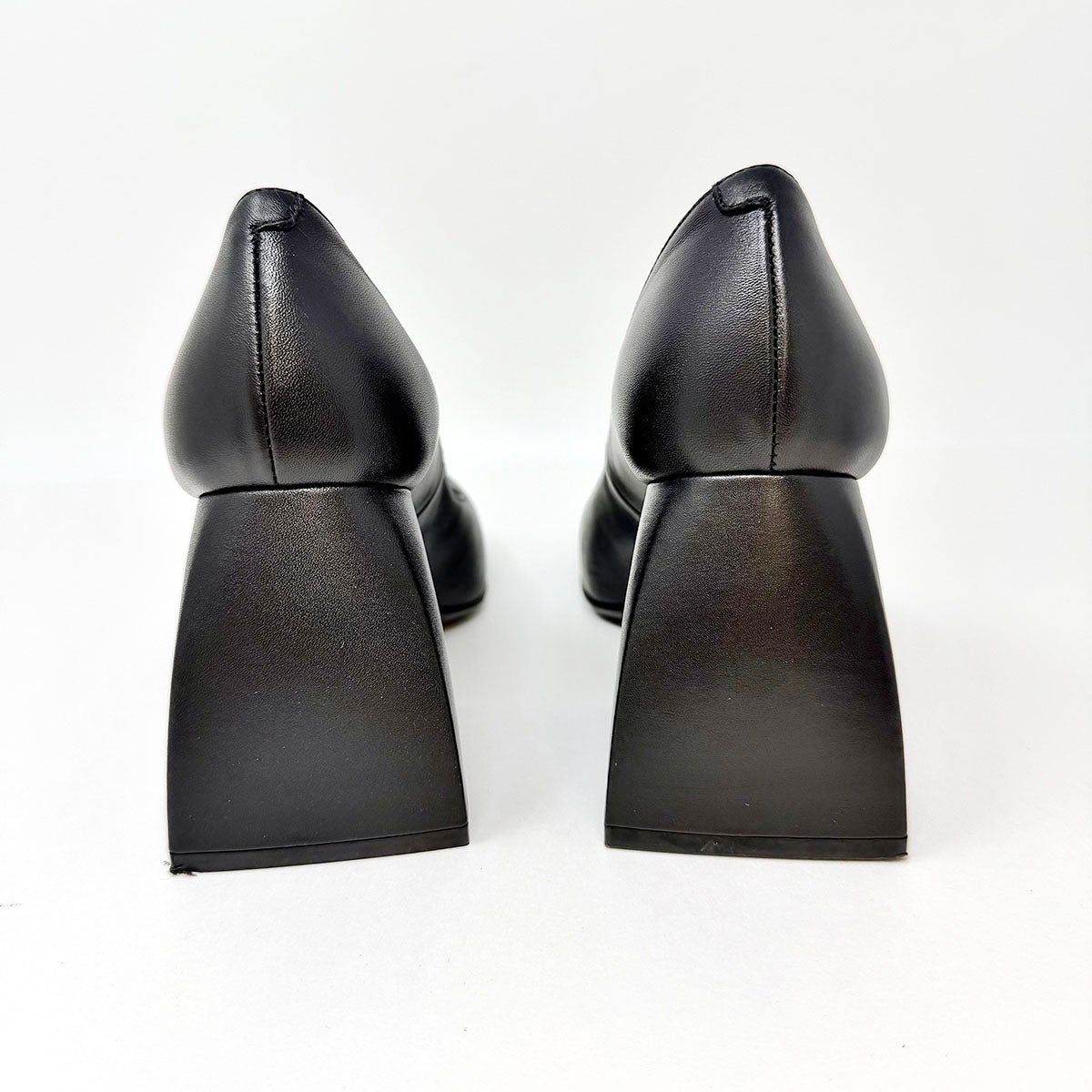Nodaleto Pumps