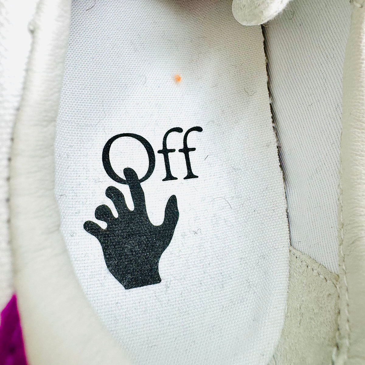 OFF-WHITE Sneakers