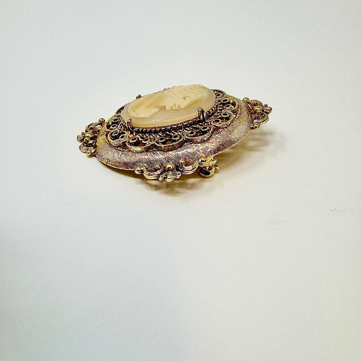 Florenza Signed Gold-tone Filigree Shell Cameo Pin