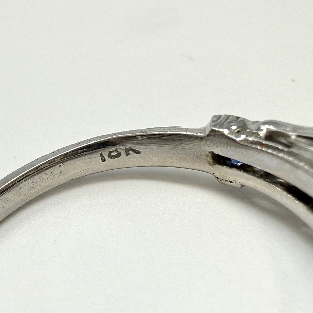 18K White Gold Antique Ring with Diamond