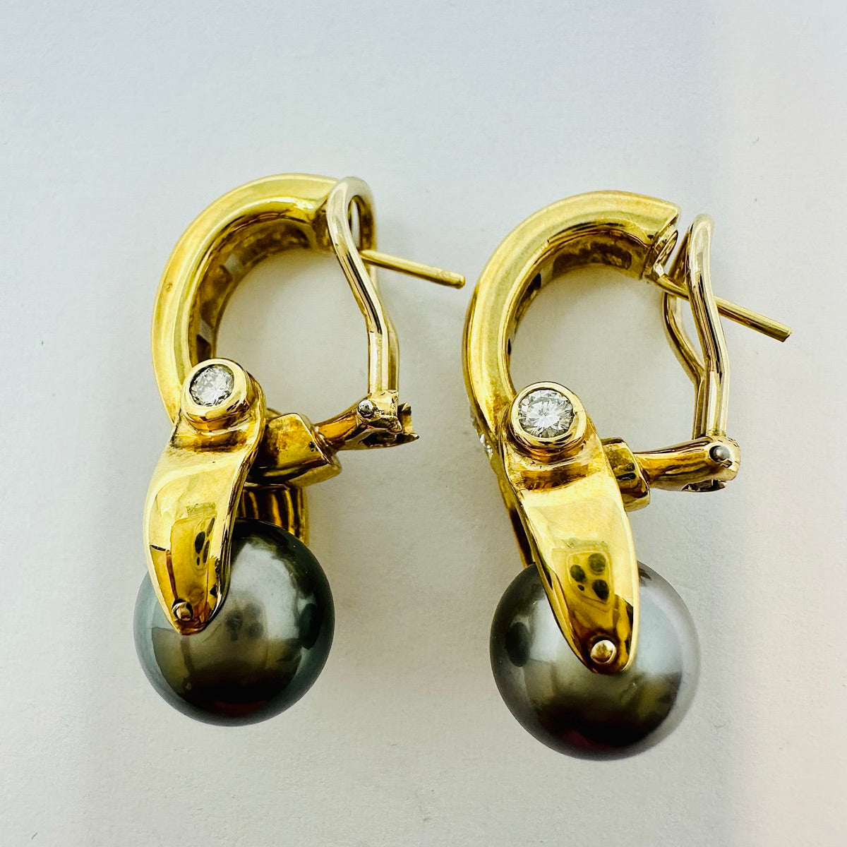 Susan Berman 18K Gold Earrings with Tahitian Pearl