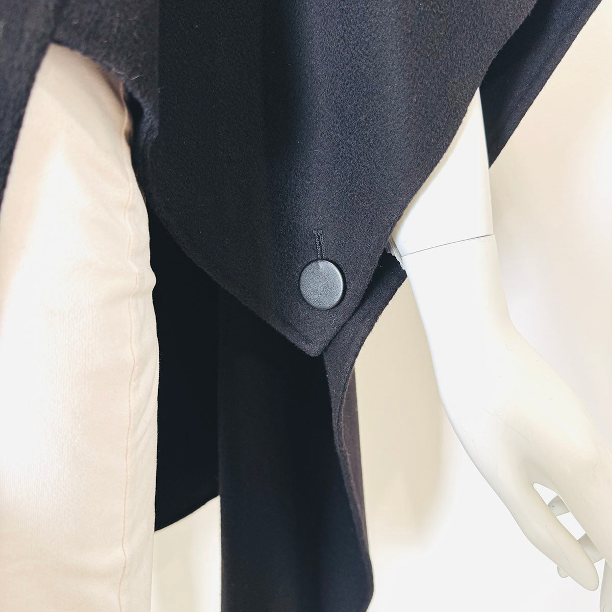 Escada Cape