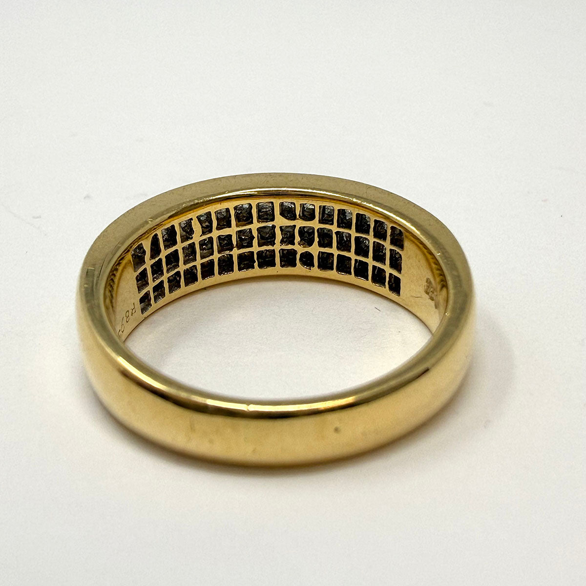 MKS 18K Gold Ring with 75 Princess Cut Diamonds