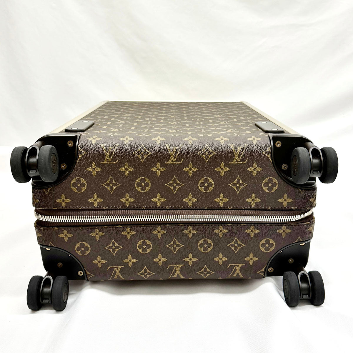 Louis Vuitton Monogram Horizon 50