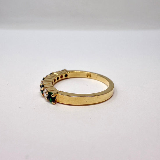 18K Gold Ring with 5 Emeralds and 4 Diamonds