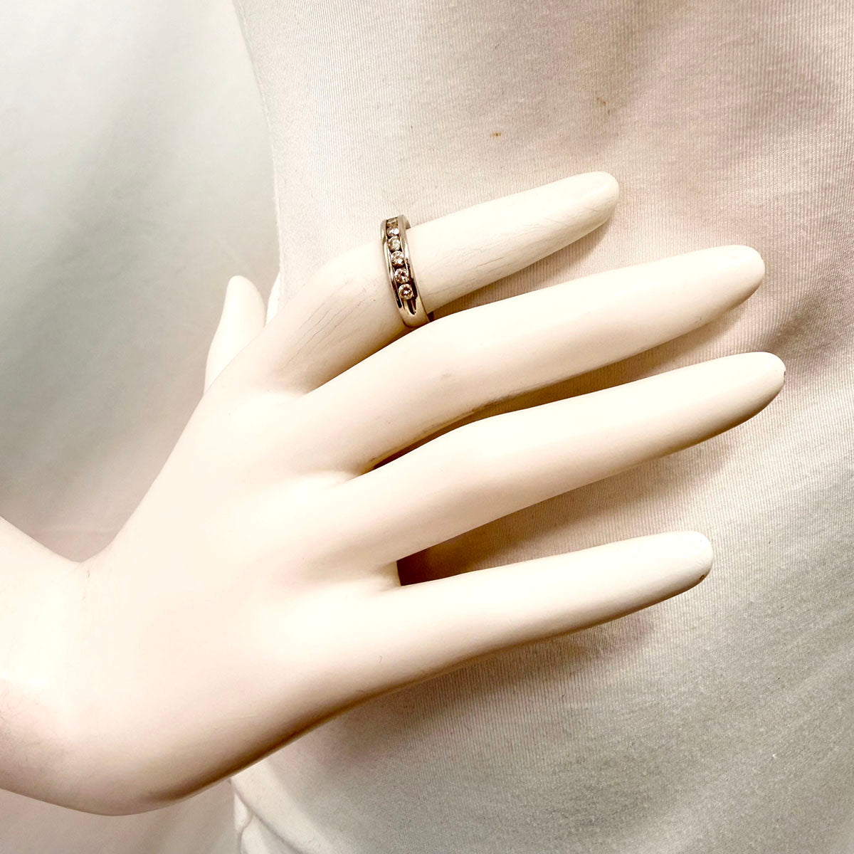 Platinum Ring with 11 Diamonds