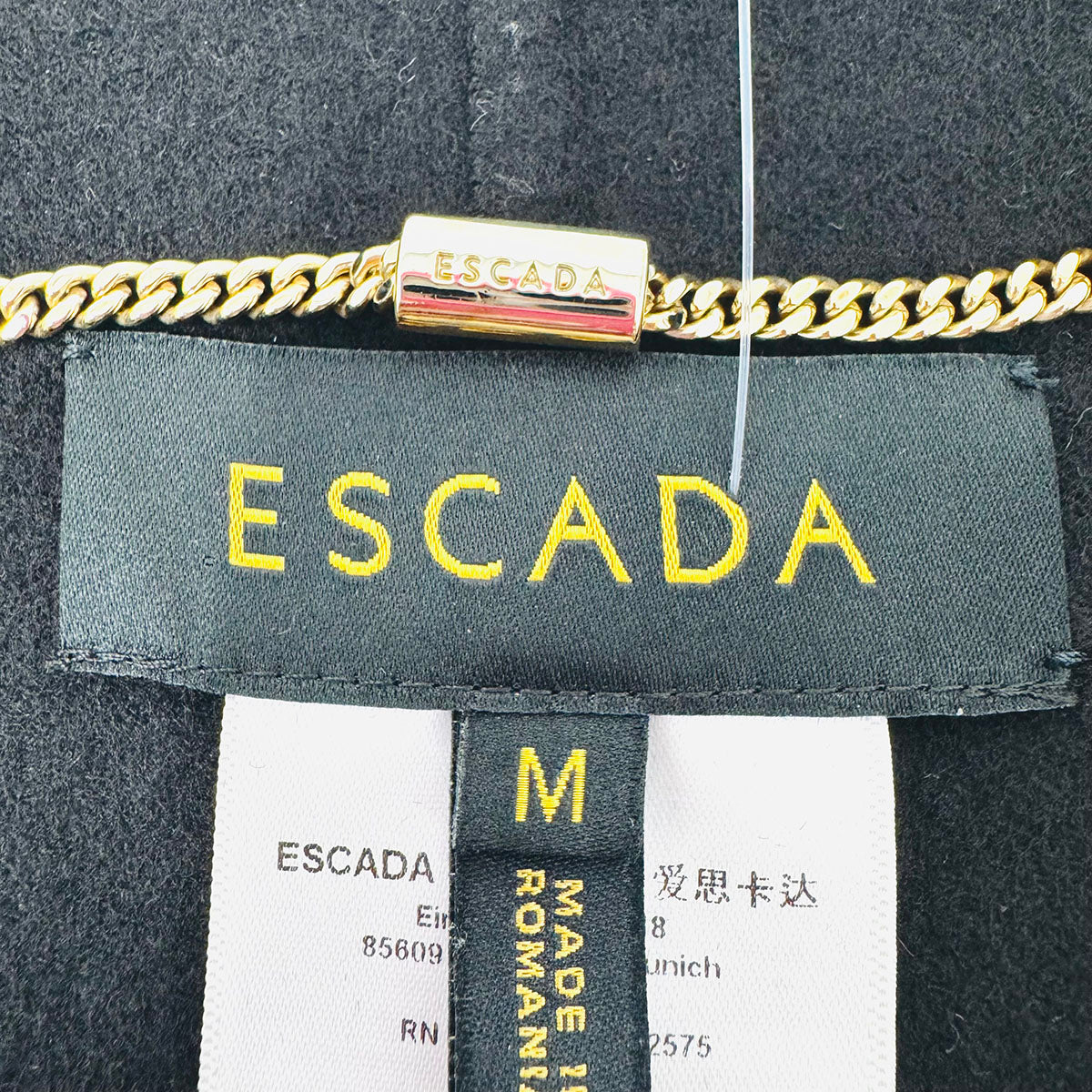 Escada Cape