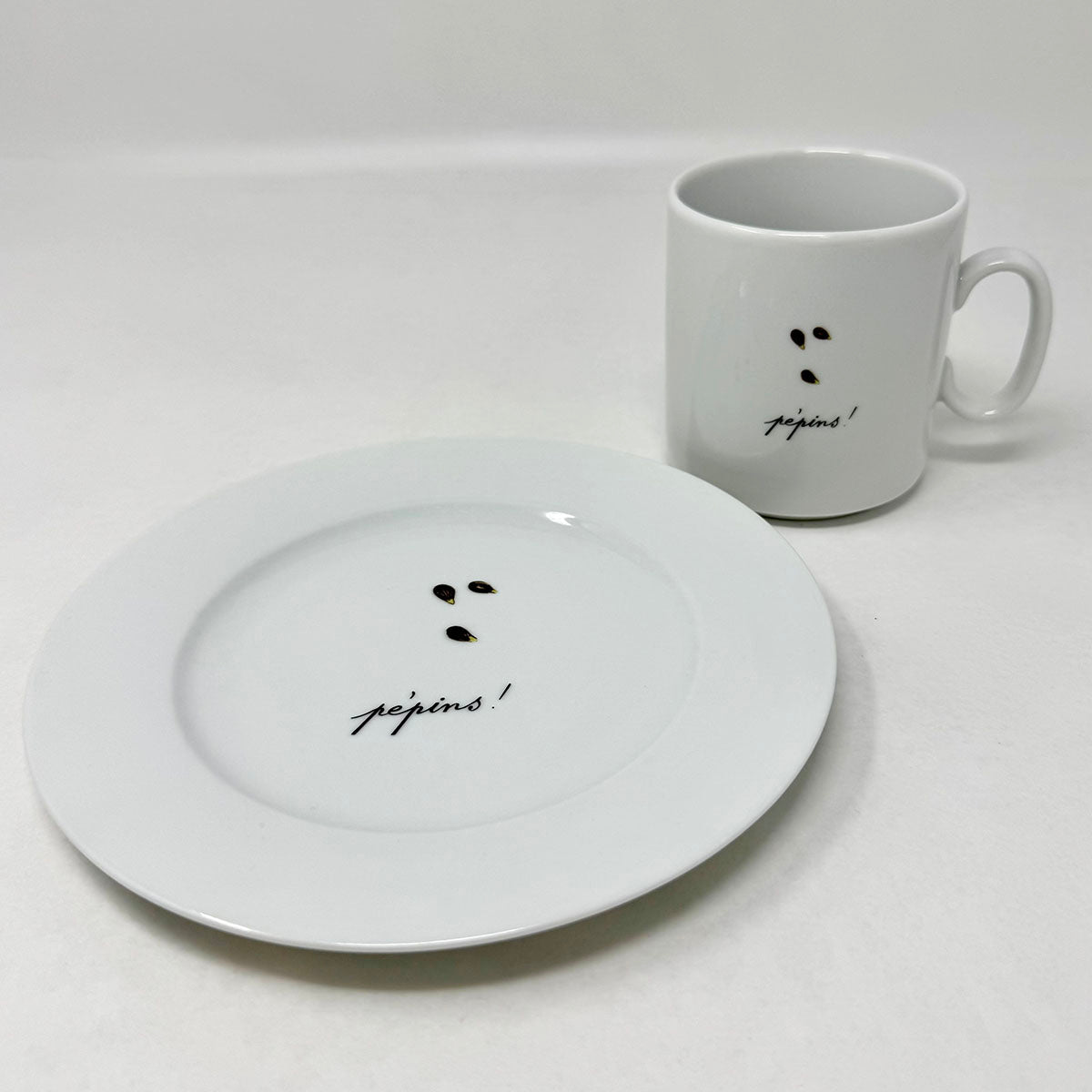 20 Pcs: Set of 10 Pomme Mugs and Canape Plates