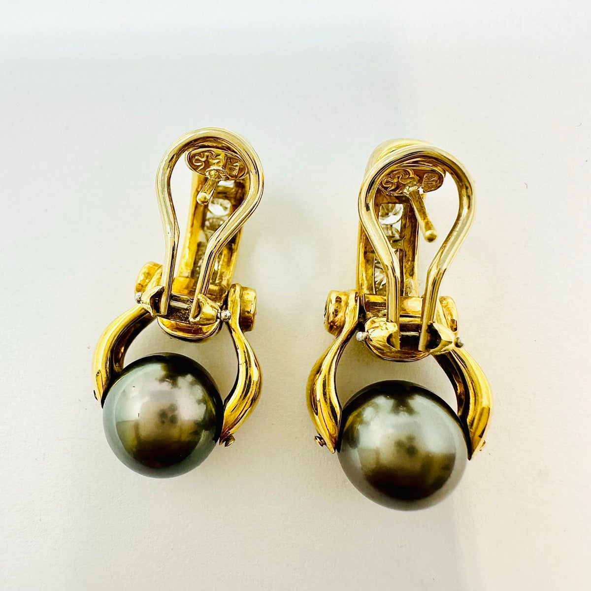 Susan Berman 18K Gold Earrings with Tahitian Pearl
