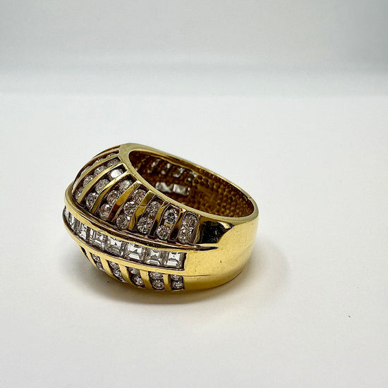 18K Gold Ring with 100 Round and 19 Square Diamonds