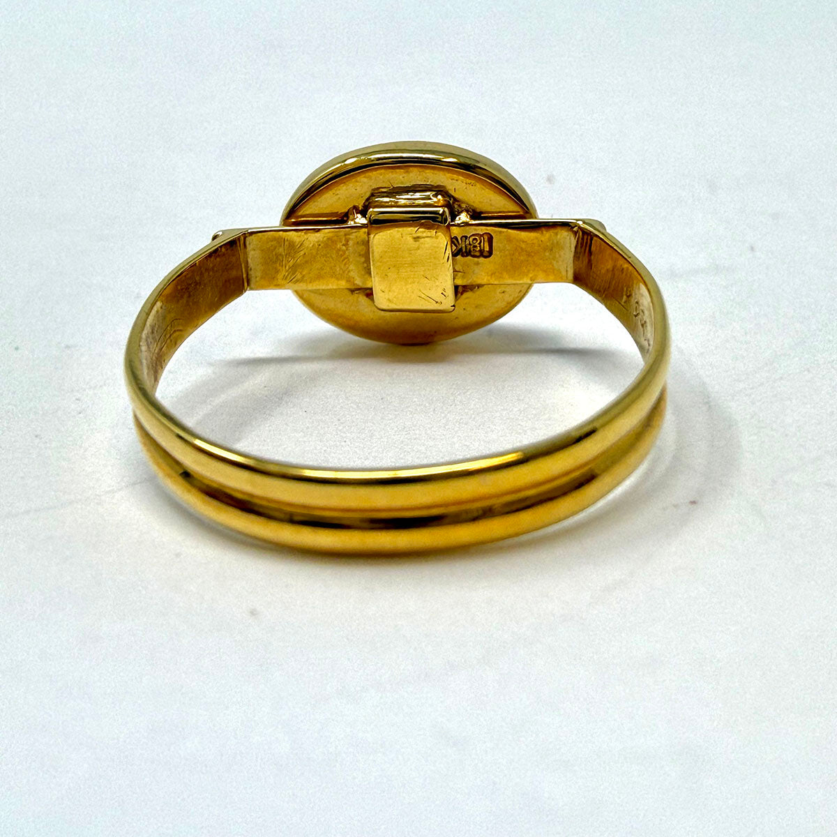 Susan Berman 18K Gold Ring with Oval Cabochon Coral