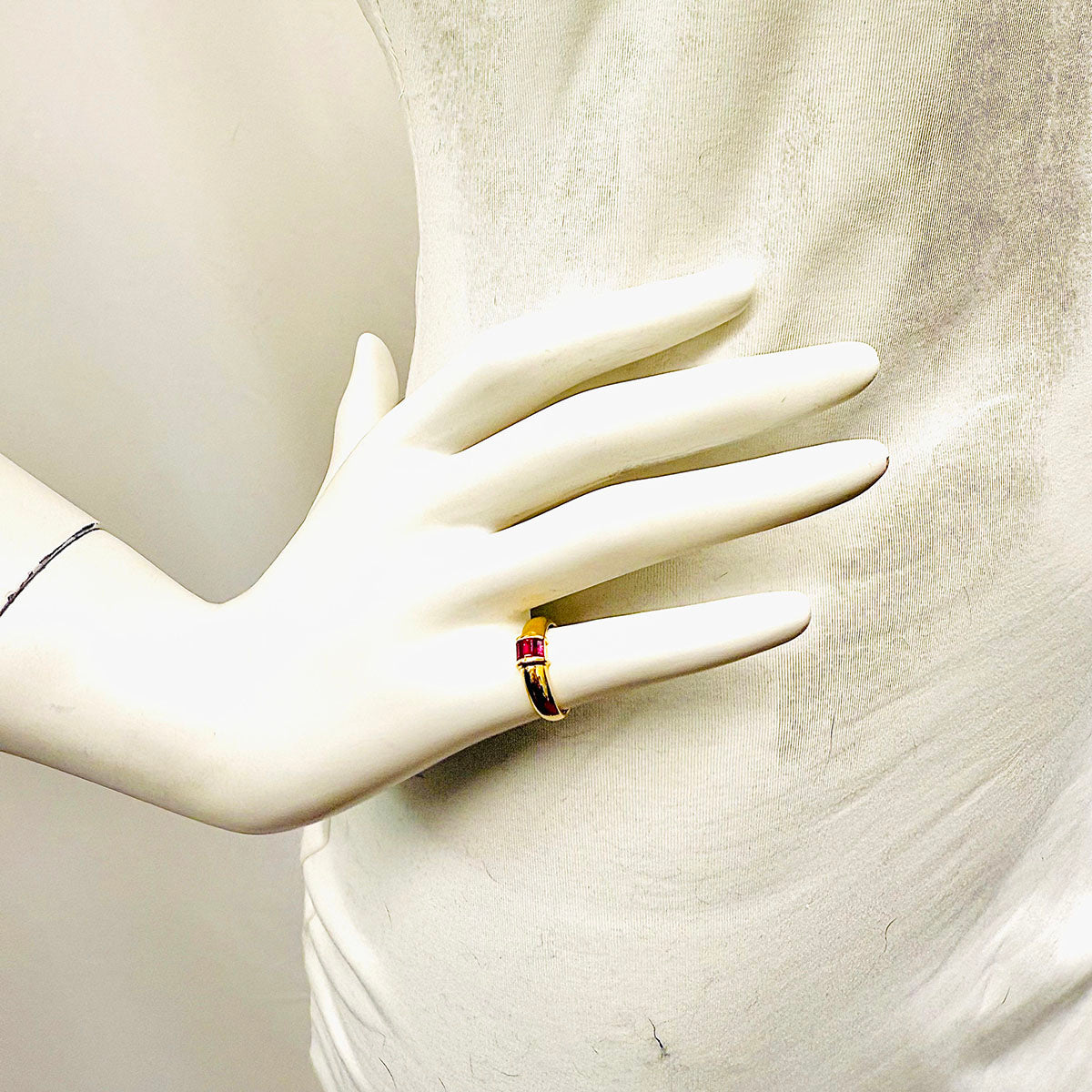 Tiffany & Co. Vintage 18K Gold Ruby Ring