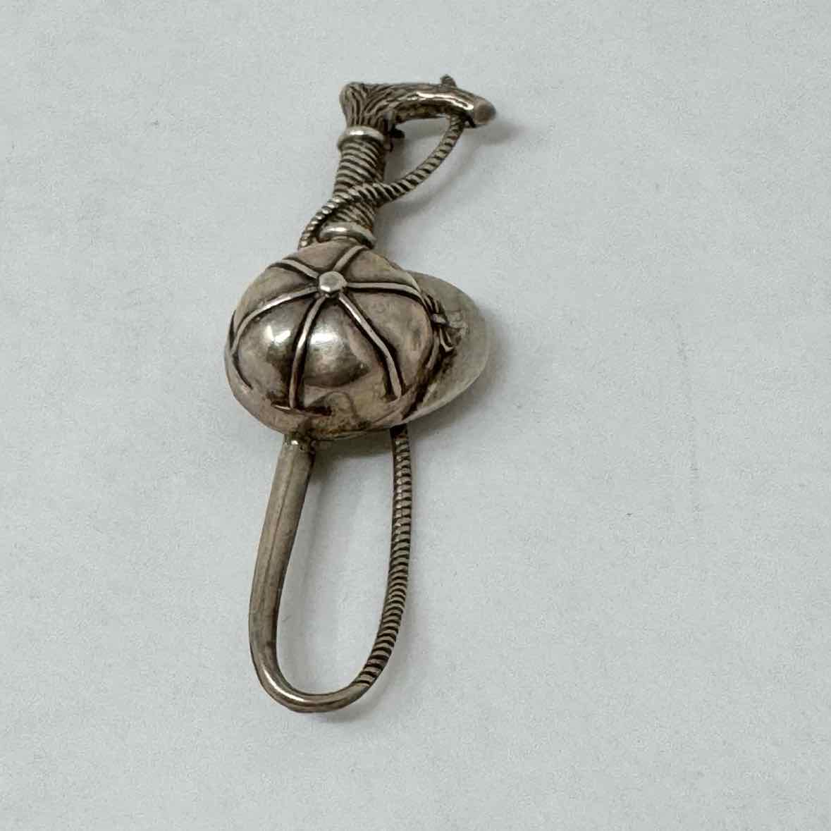 Jockey Pin
