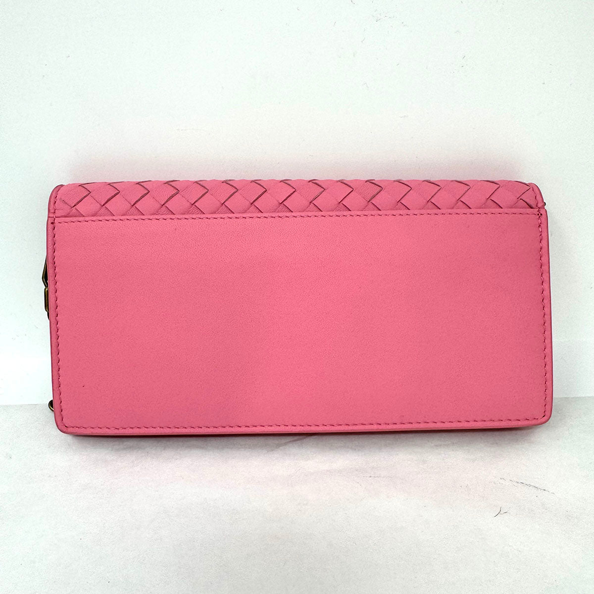 Bottega Veneta Intrecciato Wallet on the Chain