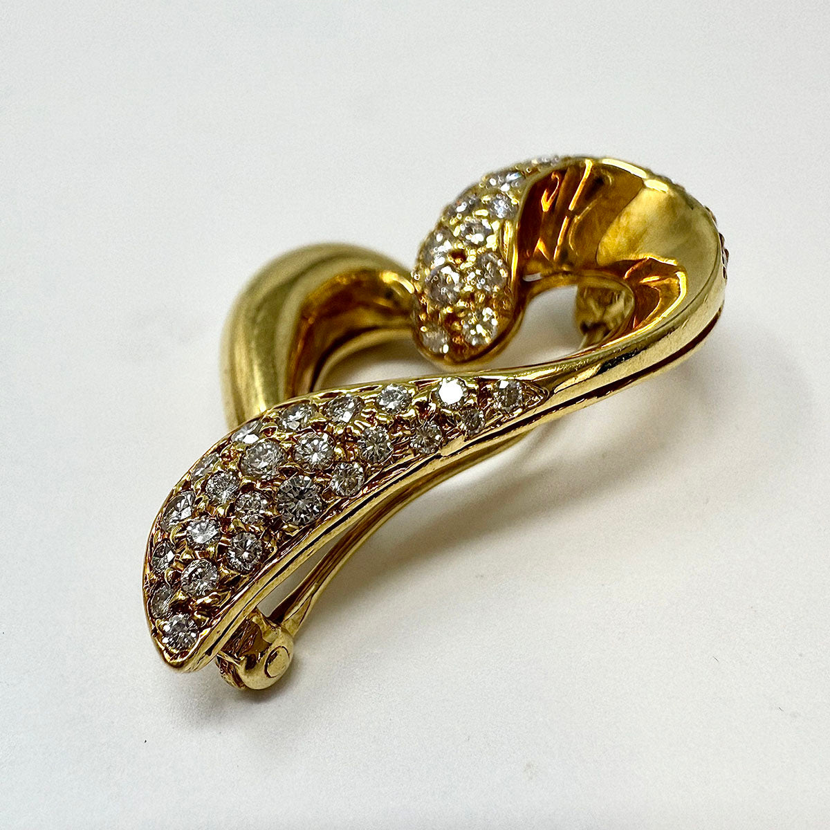 Cindy Royce 18K Gold Heart Pin with Diamonds
